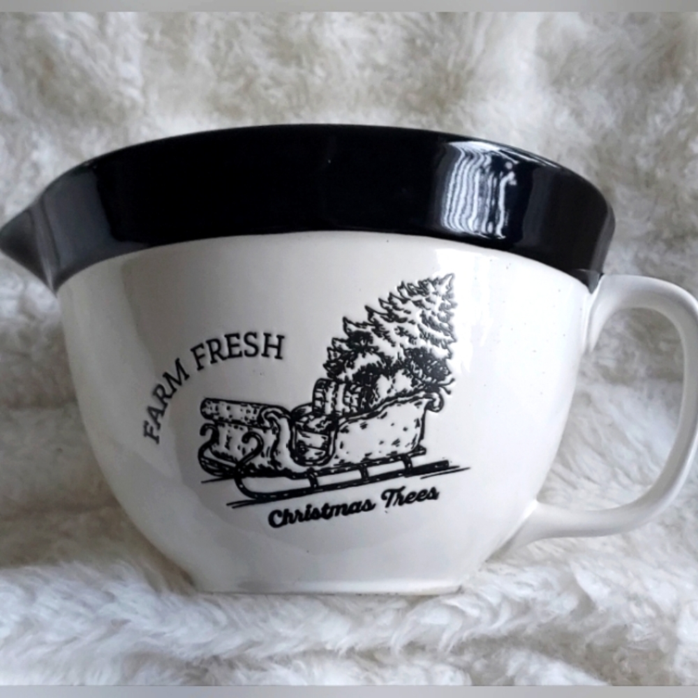 The bake shop black/white mixing bowl